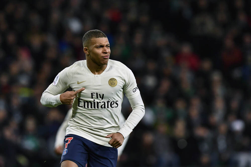 詹俊：英超目前为止个人眼中夏窗最佳引援扎卡，最差伊萨克......